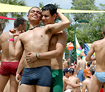Pic of Jt in video: Speedo surprise